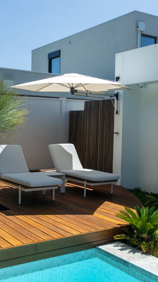 wall mounted umbrella